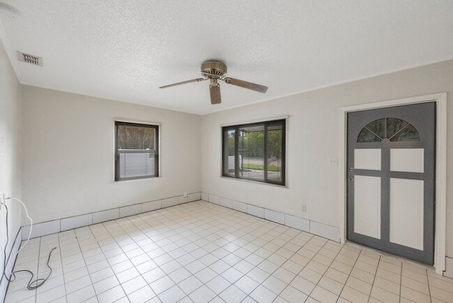 Building Photo - Cute 1 bedroom home with 2 patios and shed***MOVE IN JUNE 20TH****