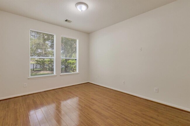 Building Photo - 2712 Park Falls Dr
