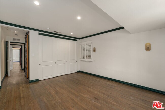 Building Photo - 22417 Dolorosa St