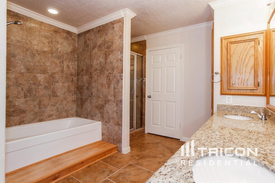 Building Photo - 12134 Quail Creek Dr