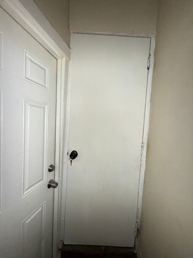 Building Photo - 36 Kelsey Ave