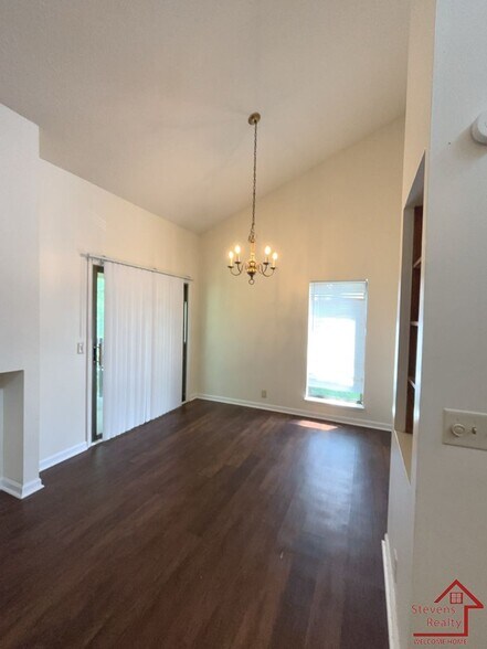 Building Photo - 419 Oriole Dr