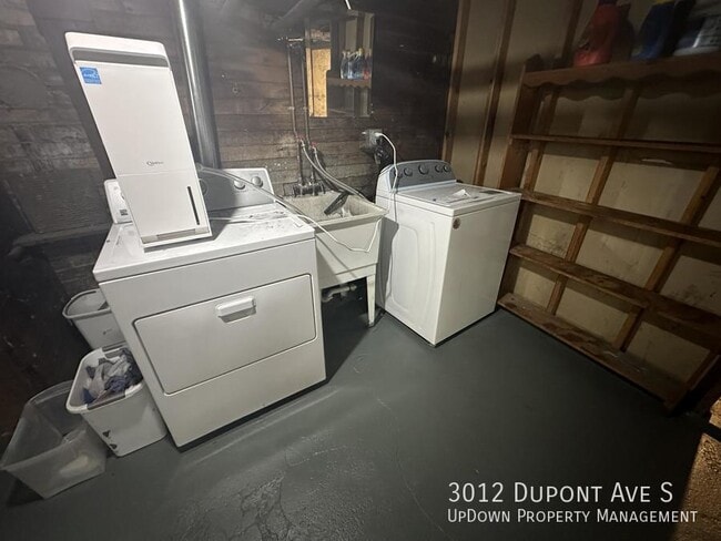 Building Photo - 3012 Dupont Ave S