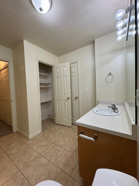 Building Photo - 961 N 100 W