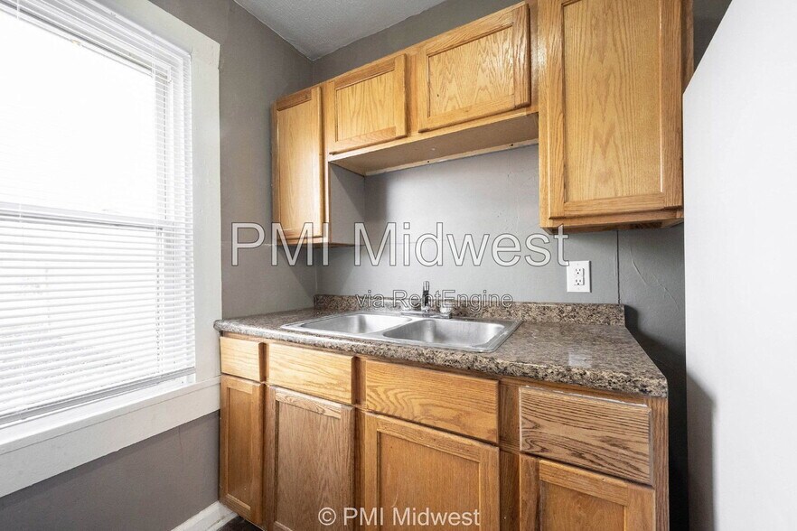 Building Photo - 1346 Burdsal Pkwy
