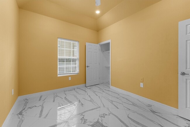 Building Photo - 12725 Arp St