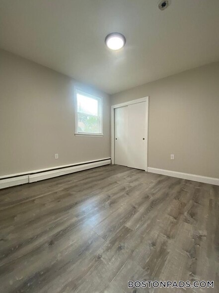 Building Photo - 24 Waugh St