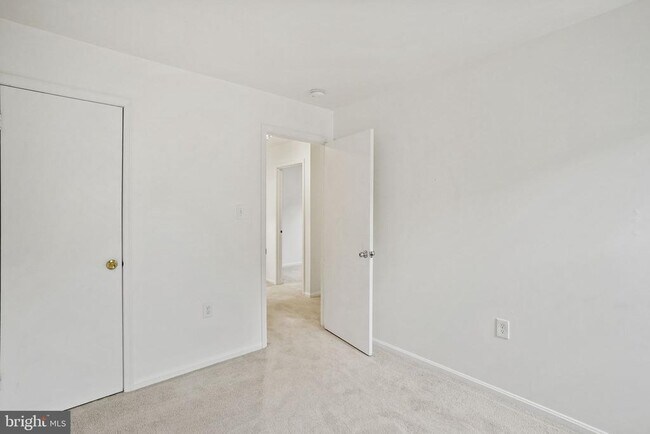 Building Photo - 9086 Brook Ford Rd