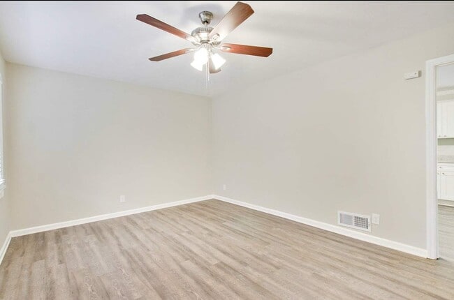 Building Photo - 4596 Sahara Dr SW
