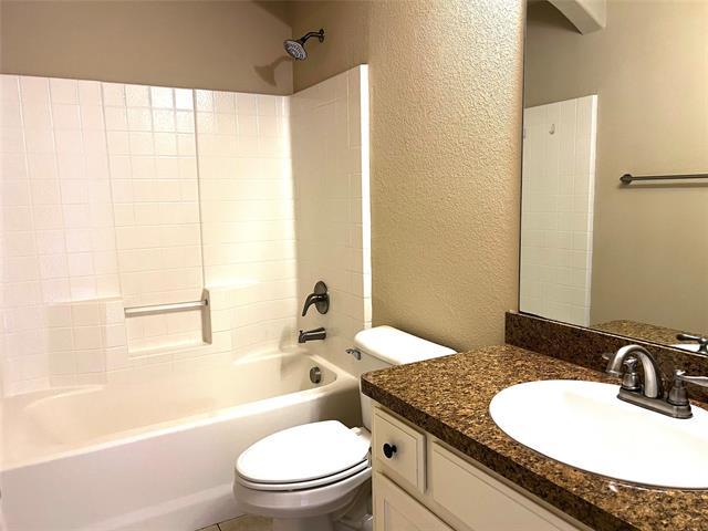 Building Photo - 217 Creekwood Dr