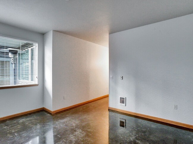 Building Photo - 1125 NW 9th Ave