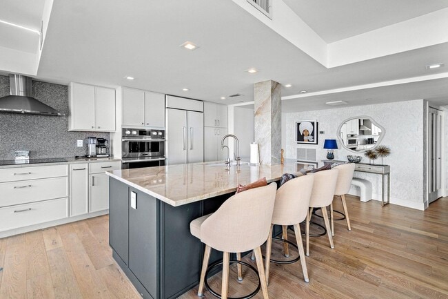 Building Photo - 3400 S Ocean Blvd