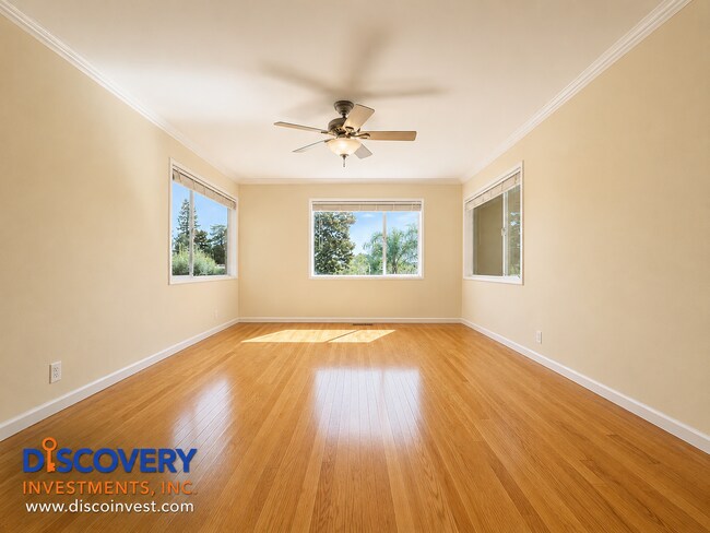 Building Photo - 327 San Carlos Ave