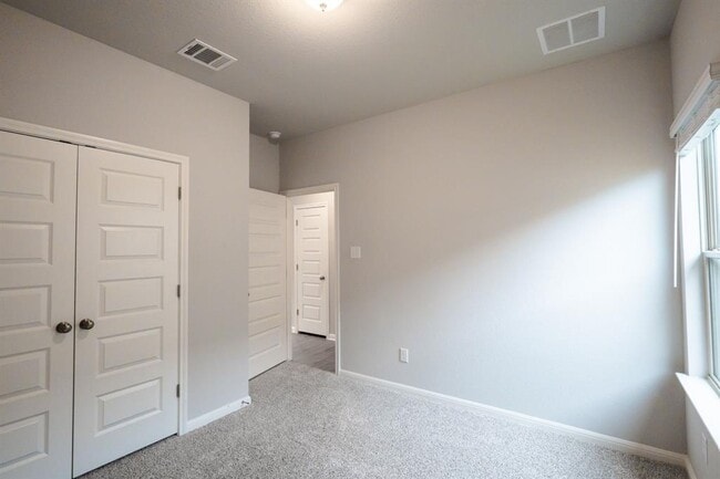 Building Photo - 208 Kellys Heroes Wy