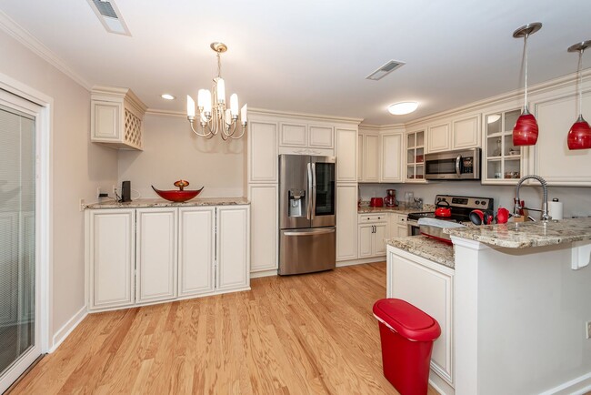 Building Photo - 2 Bedroom 1 Bath Condo in The Park at Rive...