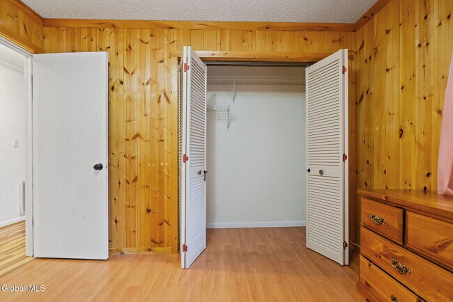 Building Photo - 25A Pine Ln