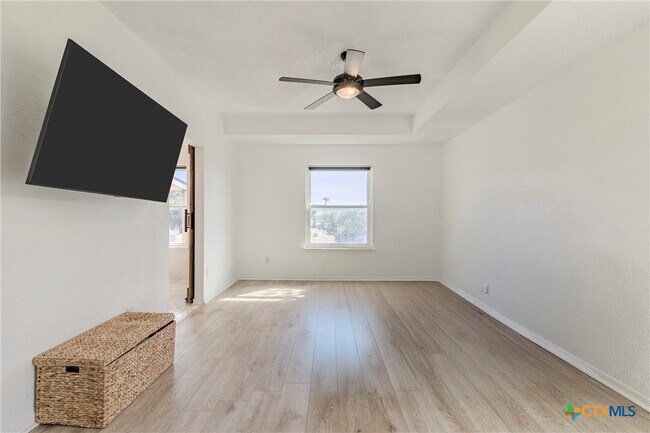 Building Photo - 3081 Colorado Dr