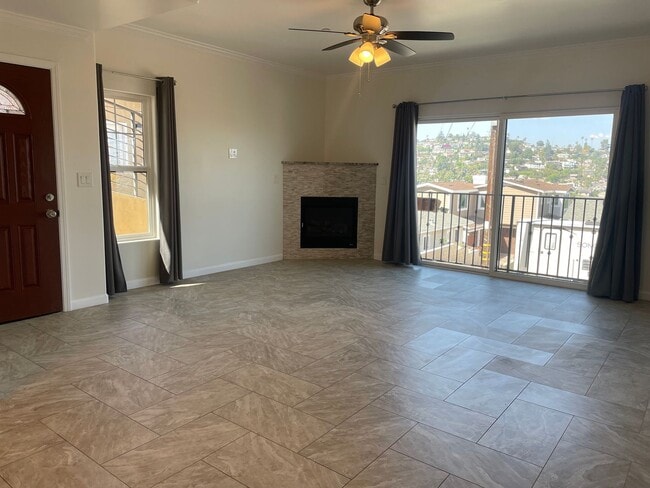 Building Photo - Move in Special!! Beautiful 4 bed/4.5 bath...