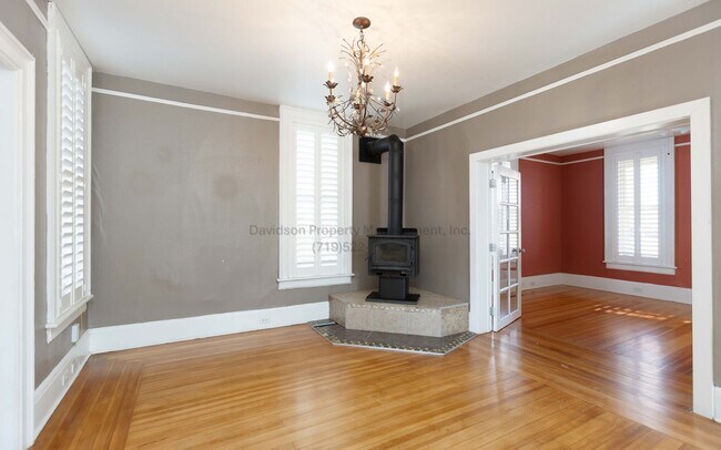 Building Photo - Stunning 3 Bedroom House in The Old North End