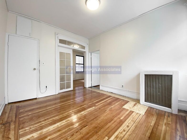 Building Photo - 182 Claremont Ave