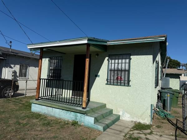 Building Photo - 1423 E 60th St