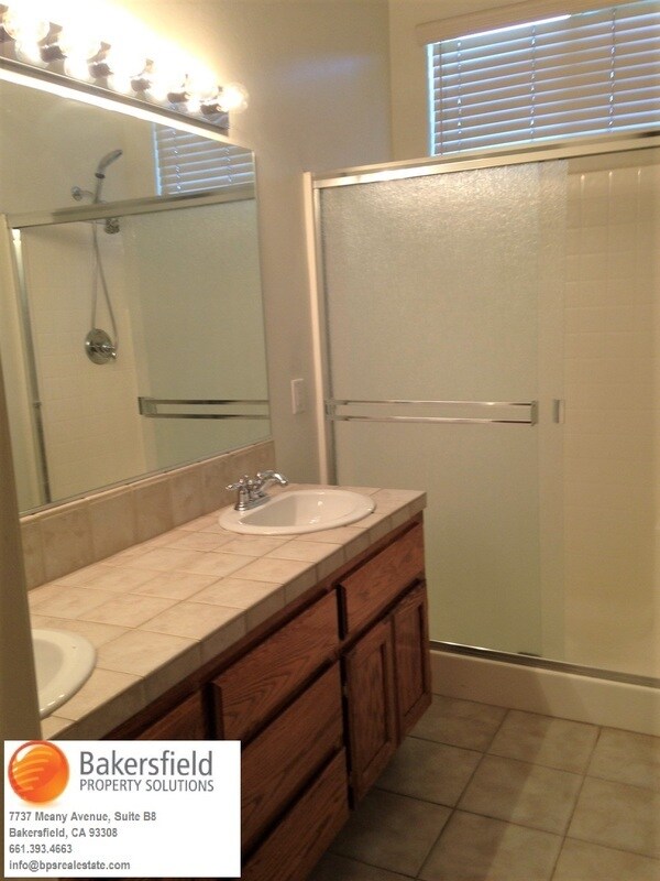 Building Photo - 6605 Chinook Falls Dr