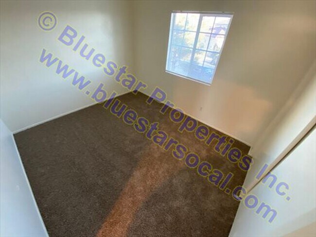 Building Photo - Home in VICTORVILLE! 4bd/2.5ba