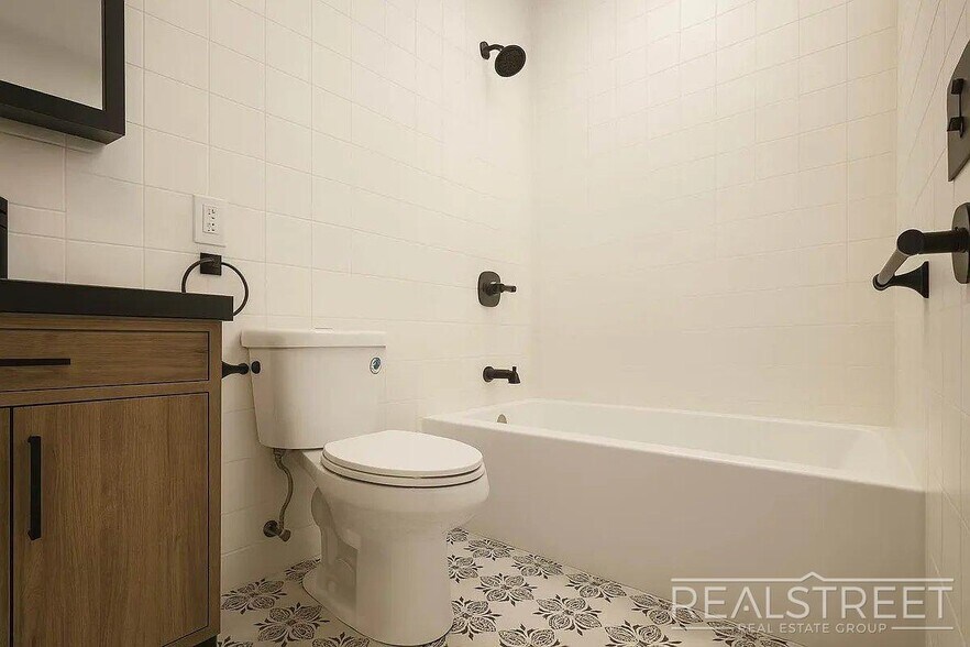 Building Photo - Williamsburg Gem – Brand New 3-Bed, 1.5-Ba...
