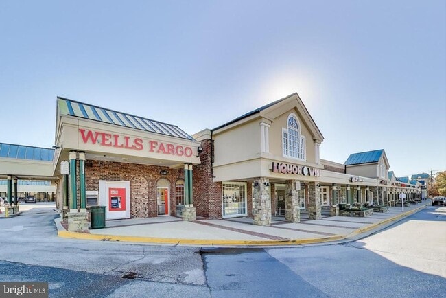 Building Photo - 16 Orchard Dr