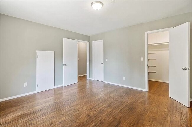 Building Photo - 11012 Springhollow Rd