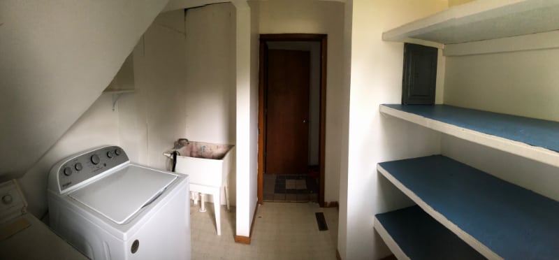 Building Photo - 701 E 8th St