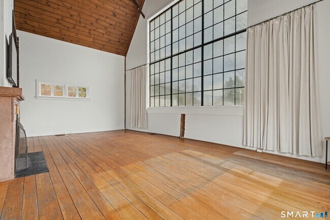 Building Photo - 42 Picketts Ridge Rd