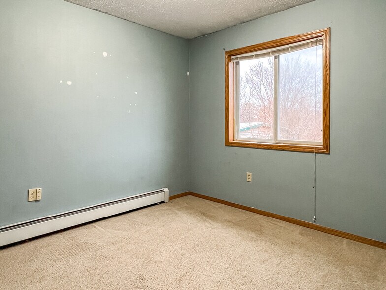 Bedroom 2 - 2216 Longyear Ave