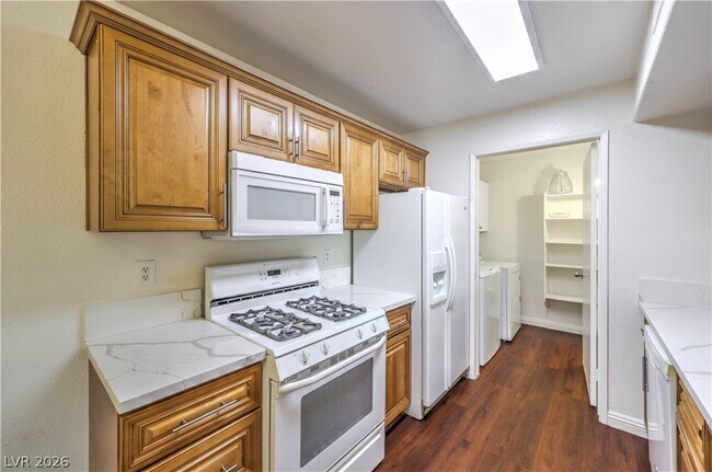 Building Photo - 7885 W Flamingo Rd