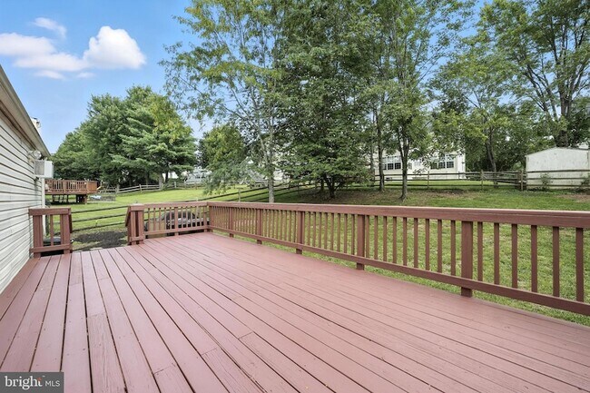 Building Photo - 9571 Basilwood Dr
