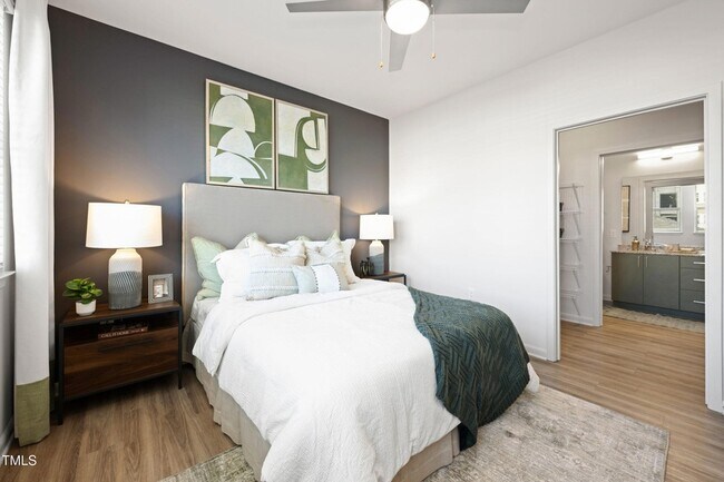 Building Photo - 211 Hammond Center Dr