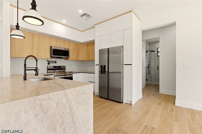 Building Photo - 1514 47th Ave NE