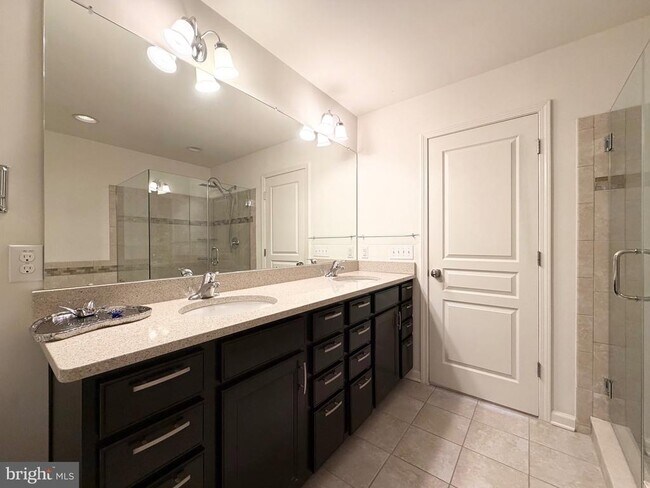 Building Photo - 308 Roarks Trail