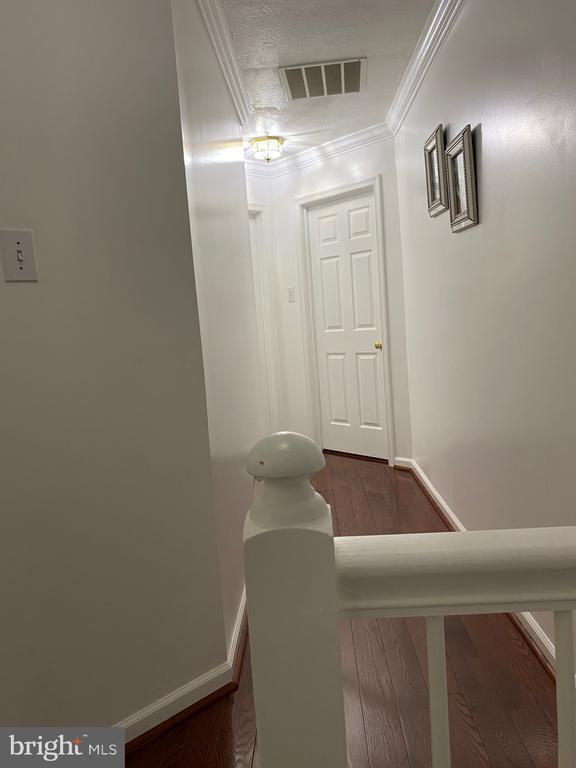 Building Photo - 1914 Meadowgate Ct