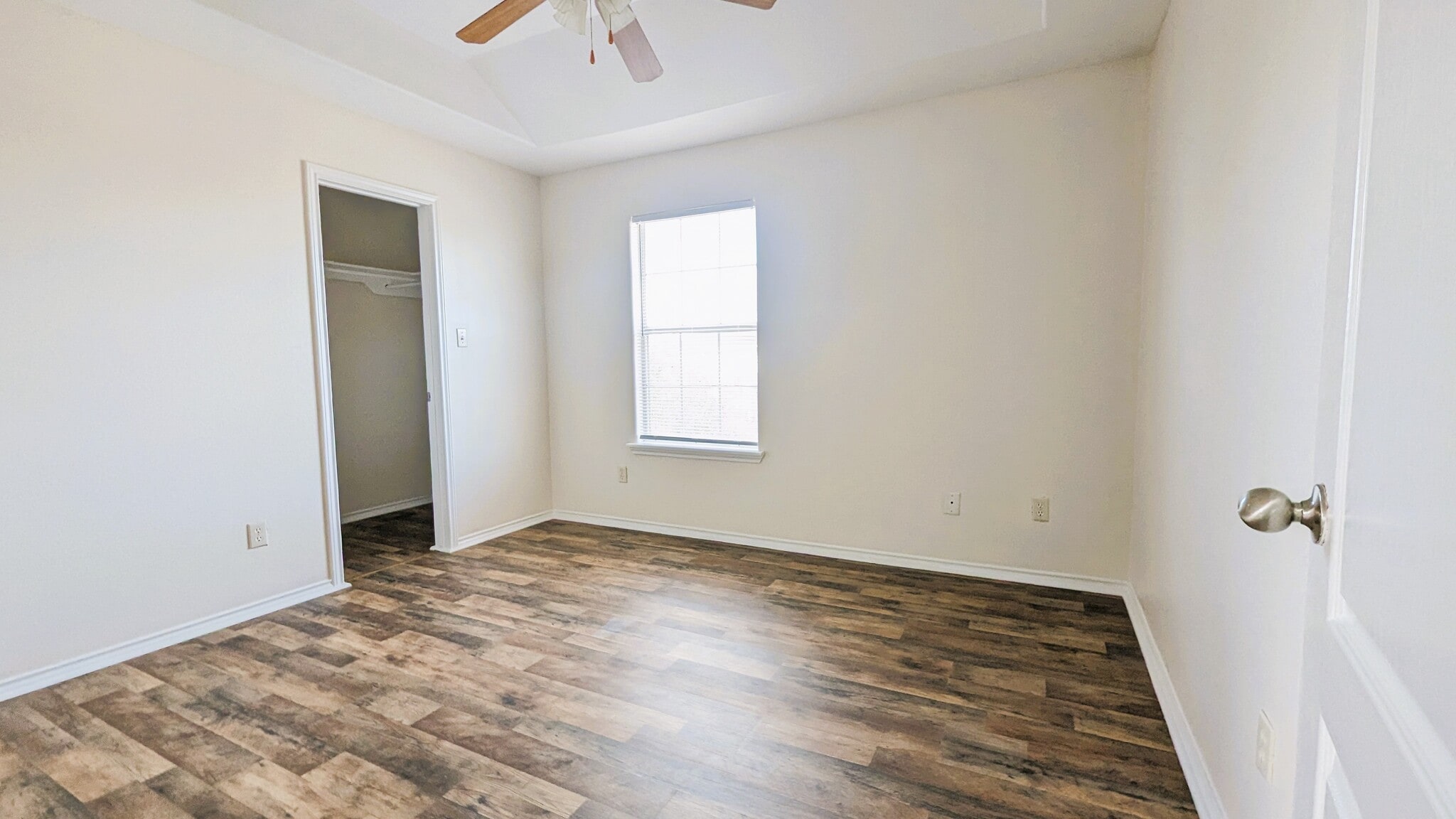 Building Photo - 813 W Arroyo Park Ln