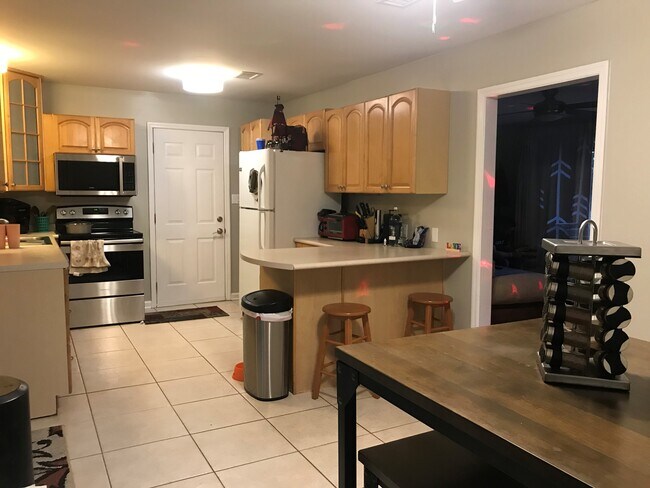 Building Photo - 1803 Salmon Dr