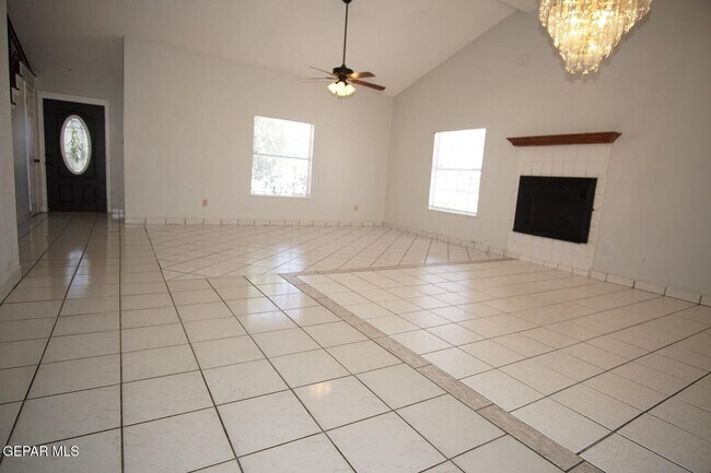 Building Photo - 4924 Winthrop Dr