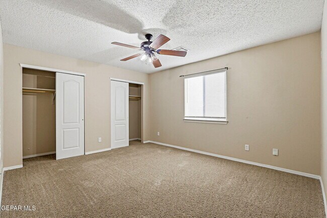 Building Photo - 732 Desert Sage Dr