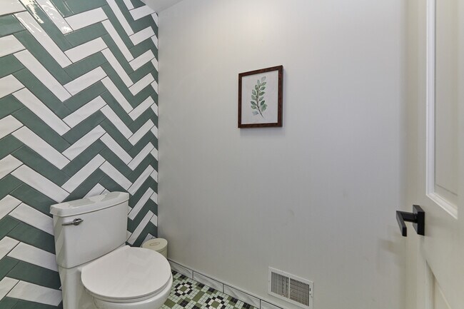 Building Photo - 26300 W Chatham Dr