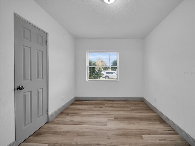 Building Photo - 40 S Linden Dr