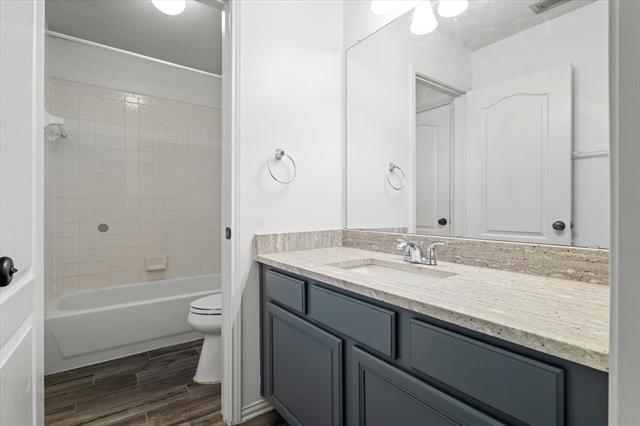 Building Photo - 4017 Strattford Dr