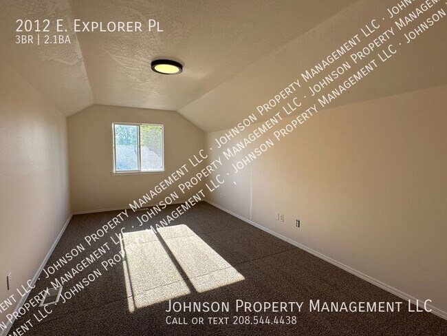 Building Photo - 2012 E Explorer Pl