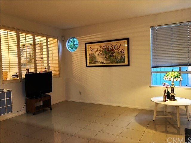 Building Photo - 15 Monaco