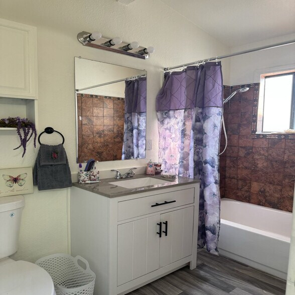 Building Photo - 590 Durham St