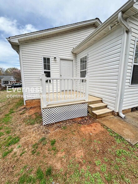 Building Photo - 2320 Spaugh Ct
